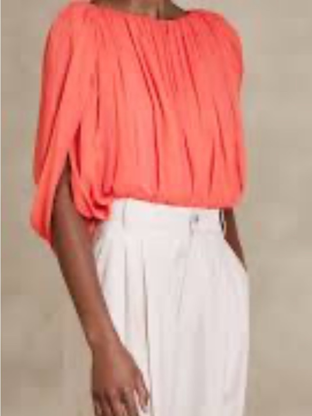 Women's NWT AVELINE CRINKLE SILK TOP - Banana Republic